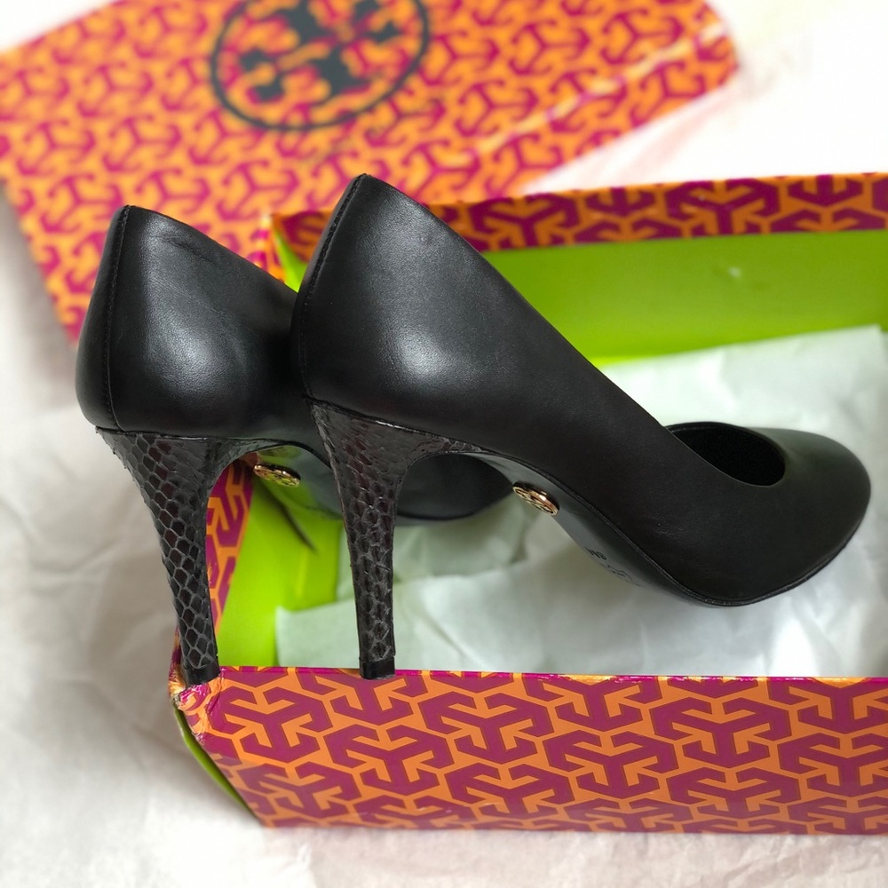 [Pre-loved] Tory Burch Mabel Black Leather Pumps - Picture 8 of 8